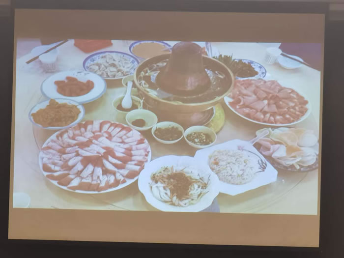 綿陽(yáng)中旅行假日旅行社舉行胡楊林、南疆專列推薦會(huì)